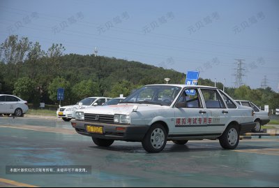 学车时,教练和学员的9个经典幽默段子!(太真实)